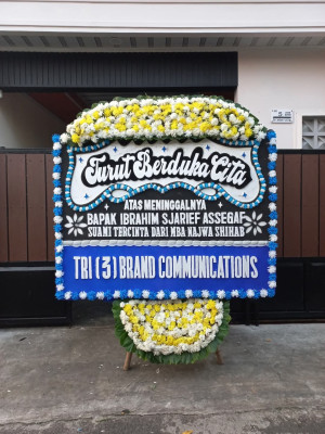 Papan Bunga Duka di Adian Koting